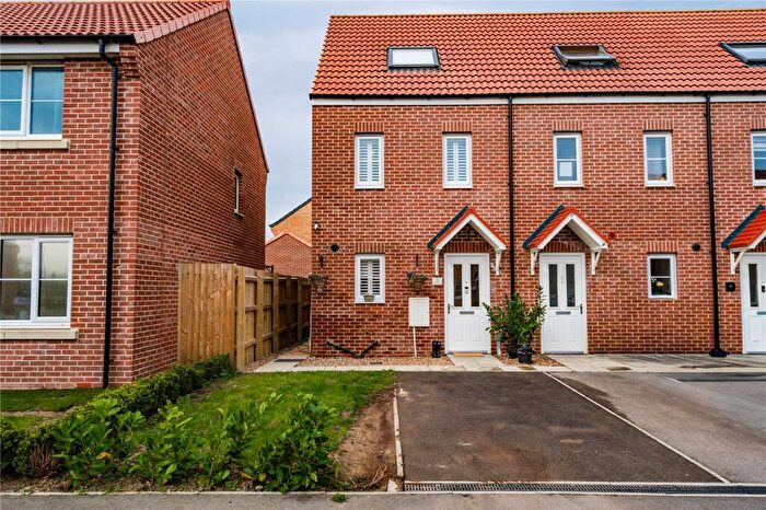 3 Bedroom End Of Terrace House For Sale In Heathland Way, Humberston, Grimsby, Lincolnshire, DN36