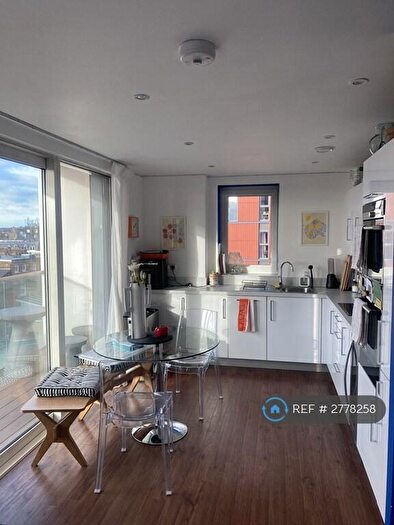 3 Bedroom Flat To Rent In Dalston Square, London, E8