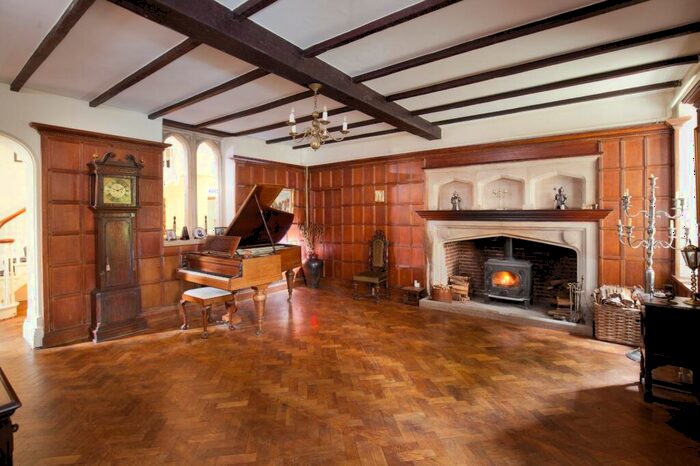 6 Bedroom Detached House For Sale In Grange Lane, Warminster, Wiltshire, BA12