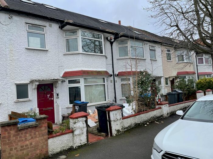 1 Bedroom Flat To Rent In Gorringe Park Avenue, Mitcham CR4