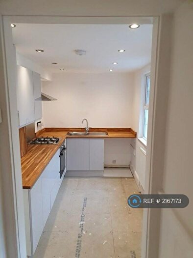 2 Bedroom Flat To Rent In Waylen Street, Reading, RG1