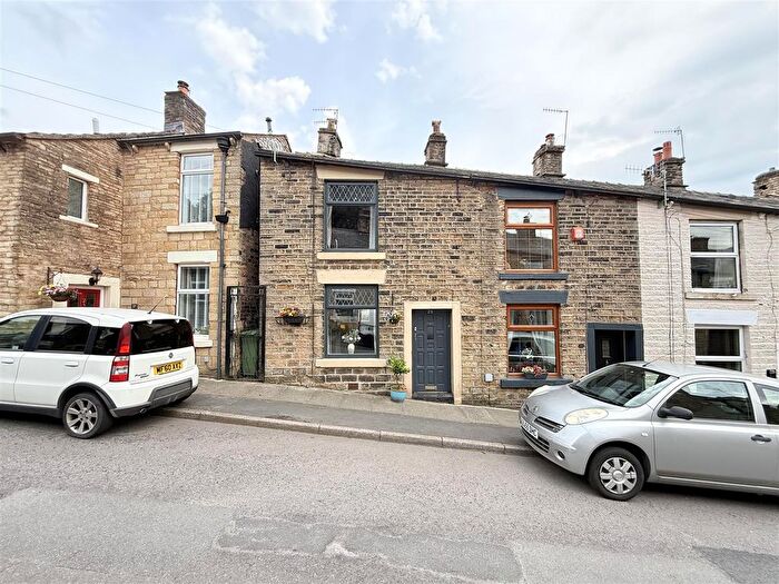 2 Bedroom End Of Terrace House For Sale In Quickedge Road, Mossley, OL5