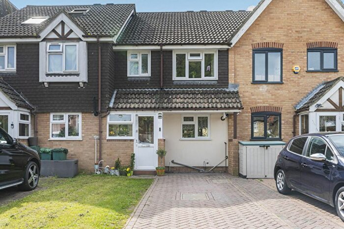 3 Bedroom Terraced House For Sale In Ludlow Close, Bromley, BR2