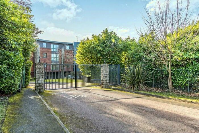 2 Bedroom Flat To Rent In Sandling Lane, Maidstone, Kent, ME14