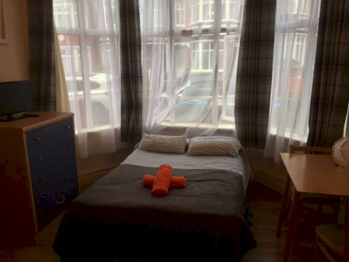 Studio To Rent In James Avenue, NW2