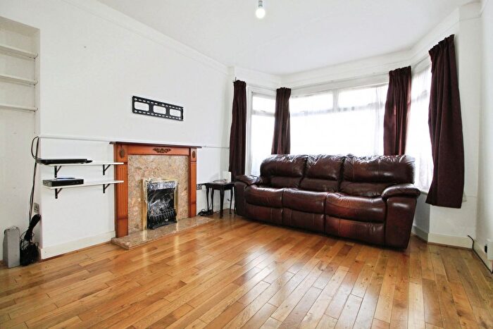 1 Bedroom Maisonette To Rent In Honeypot Lane, Stanmore, HA7
