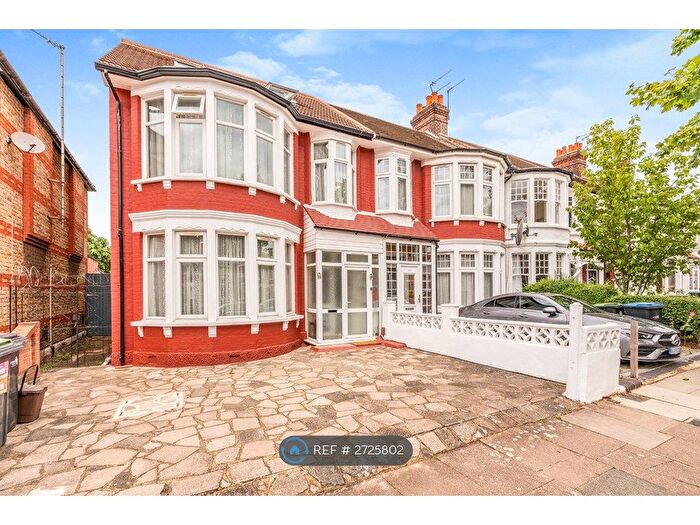 5 Bedroom End Terrace House To Rent In Berkshire Gardens, London, N13