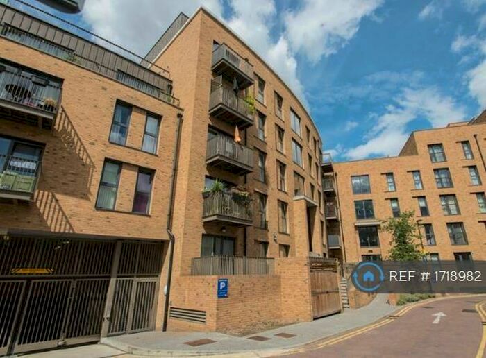 2 Bedroom Flat To Rent In Connersville Way, Croydon, CR0