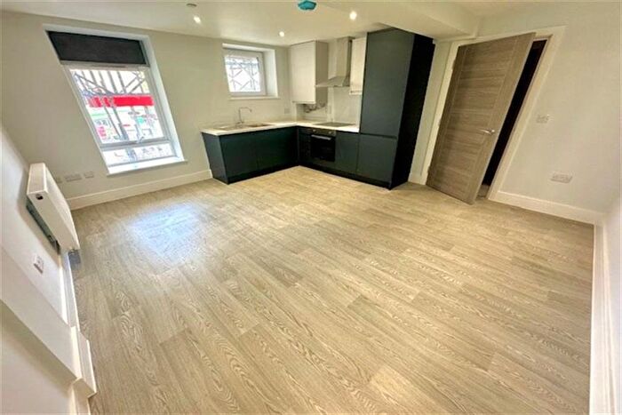 Studio To Rent In Clarendon Apartments, Canal Walk, SO14