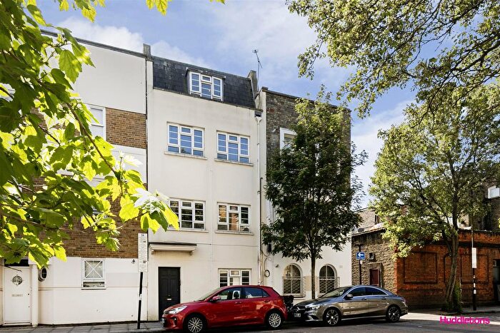 3 Bedroom Flat To Rent In Hercules Street, London, N7