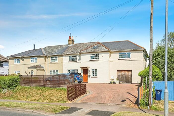 6 Bedroom Semi-Detached House For Sale In Sapley Road, Hartford, Huntingdon, PE29