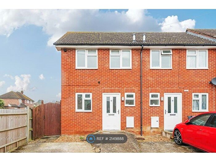 2 Bedroom End Of Terrace House To Rent In Gainsborough Road, Reading, RG30
