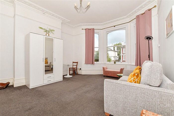 Studio For Sale In Queens Road, Tunbridge Wells, Kent, TN4