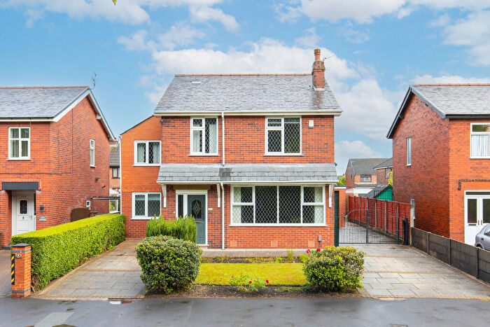 6 Bedroom Detached House For Sale In Brownedge Road, Bamber Bridge, PR5