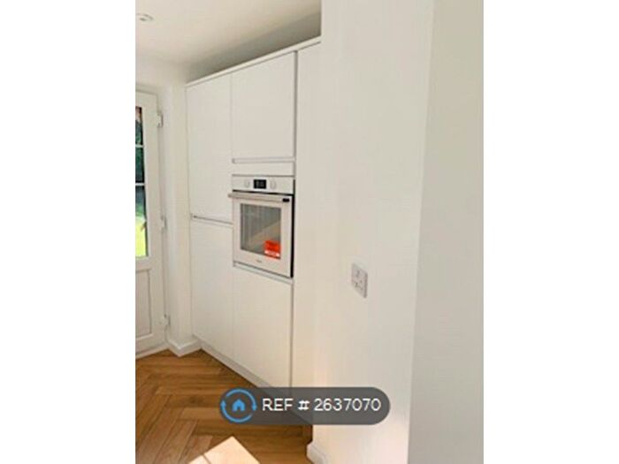 2 Bedroom Flat To Rent In Broadwater Down, Tunbridge Wells, TN2