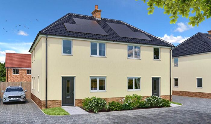 3 Bedroom House For Sale In Rowden Way, Roydon, Diss, IP22