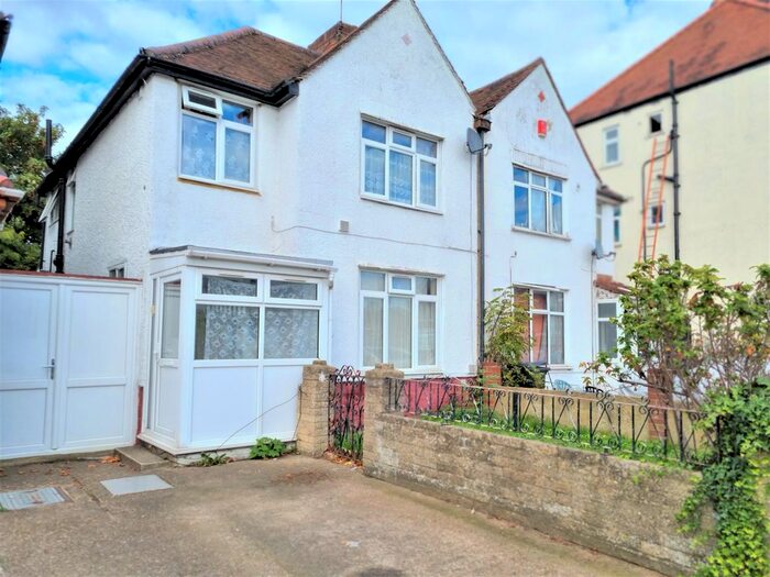 4 Bedroom Semi-Detached House To Rent In Staines Road, Feltham, TW14