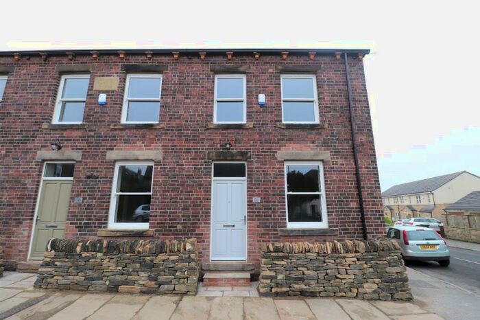 3 Bedroom Semi-Detached House To Rent In Carlisle Road, Pudsey, LS28