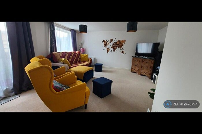 2 Bedroom Flat To Rent In Robinson Street, Bletchley, Milton Keynes, MK3