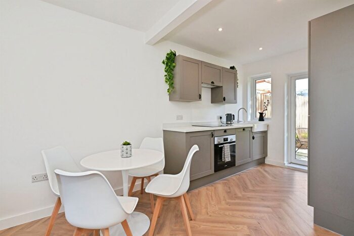 2 Bedroom Semi-Detached House For Sale In The Avenue, Northampton, NN2