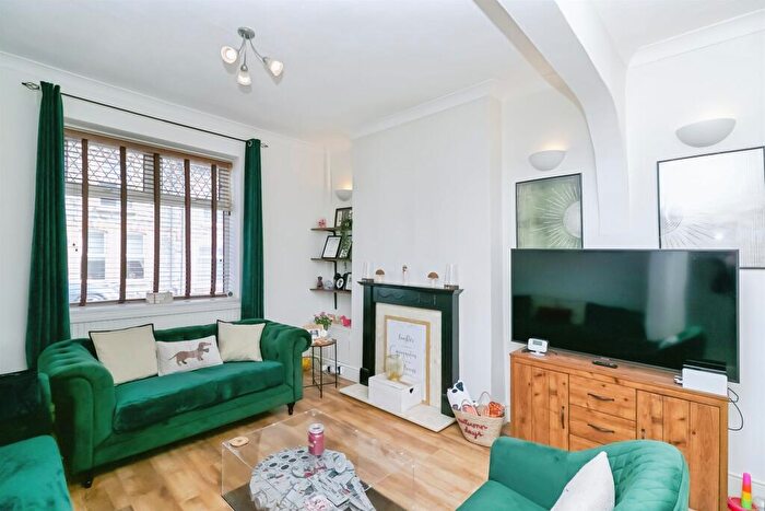 3 Bedroom Terraced House For Sale In Quarella Street, Barry, CF63