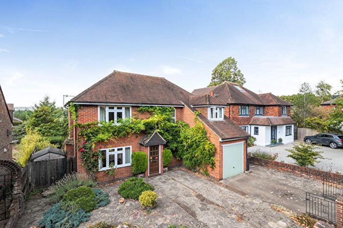 3 Bedroom Detached House For Sale In Park Lane, Reigate, RH2