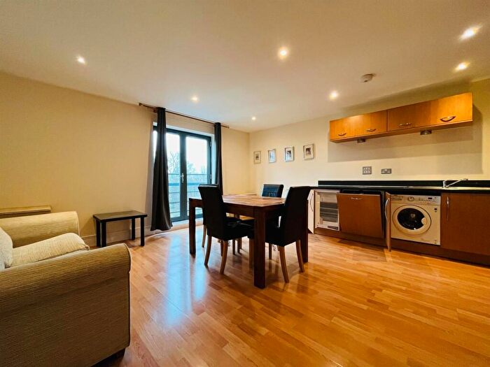 2 Bedroom Apartment To Rent In Spire Court, Manor Road, B16