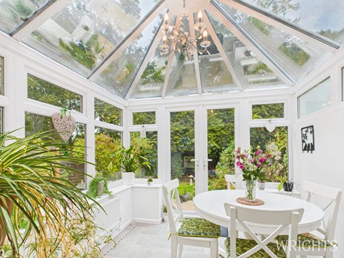 3 Bedroom Terraced House For Sale In Knightsfield, Welwyn Garden City, AL8