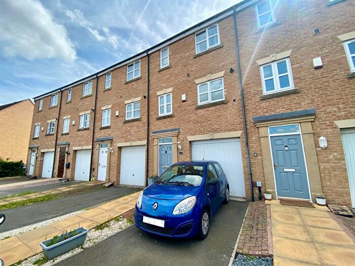 3 Bedroom Town House To Rent In Hargate Way, Hampton Hargate, Peterborough, PE7