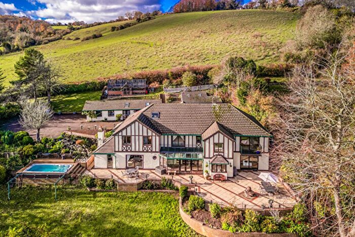 8 Bedroom Detached House For Sale In Little Paddock, Streatley On Thames, RG8