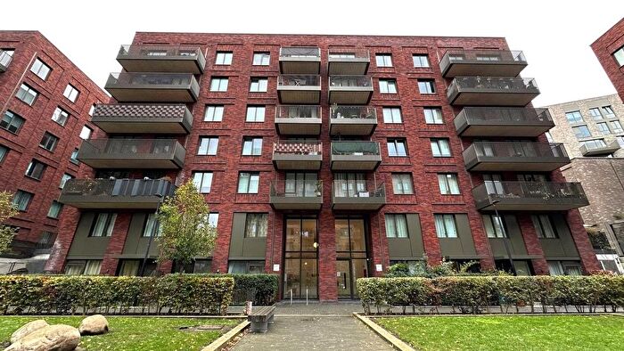 3 Bedroom Flat For Sale In Cavendish Square, London, E16