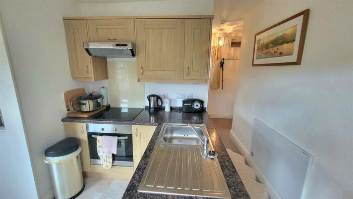 2 Bedroom Flat For Sale In Flat, Glanllyn, Barmouth, LL42