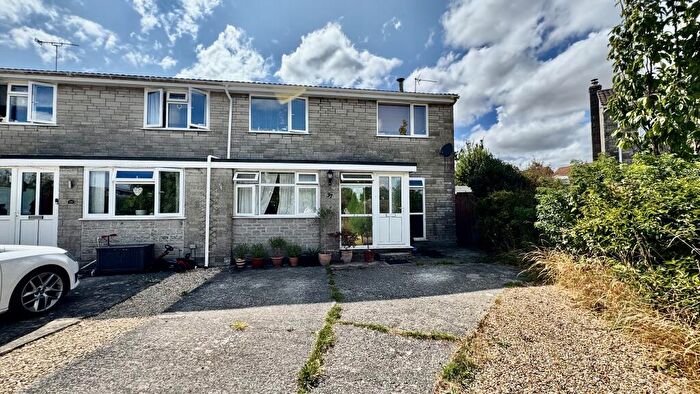 3 Bedroom Semi Detached House For Sale In Manor Close, Templecombe, BA8
