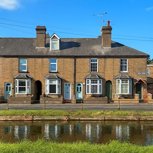 2 Bedroom Terraced House For Sale In London Road, Ware, SG12