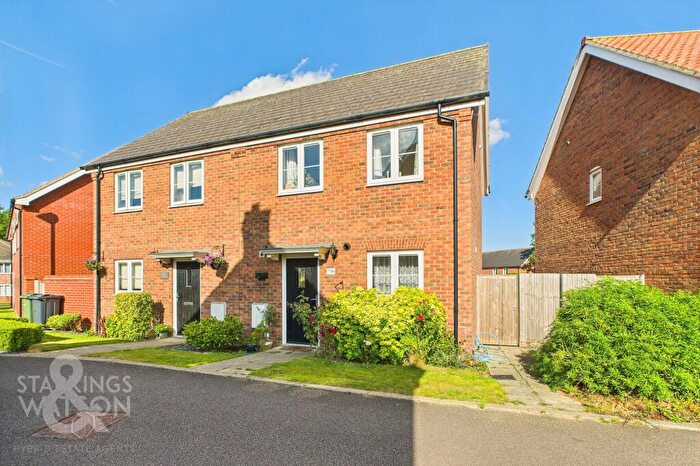 2 Bedroom Semi Detached House For Sale In Lansdowne Drive, Poringland, Norwich, NR14