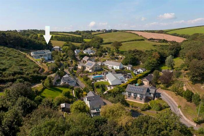 2 Bedroom Barn Conversion Character Property For Sale In Portloe, TR2