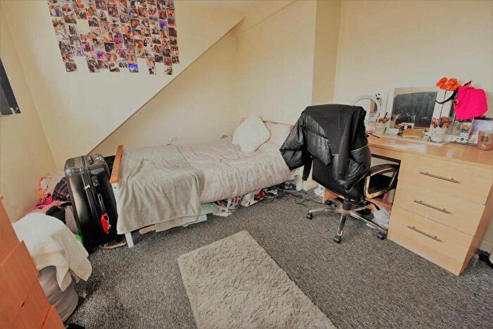 5 Bedroom House To Rent In Ashville Road, LS6