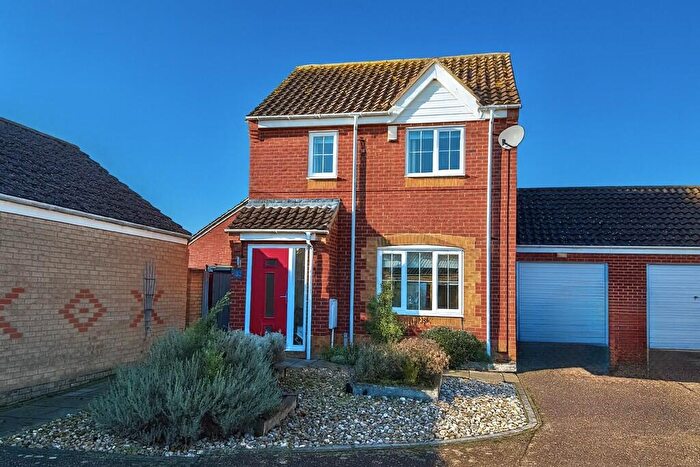 2 Bedroom Detached House For Sale In Burnet Road, Bradwell, Great Yarmouth, NR31