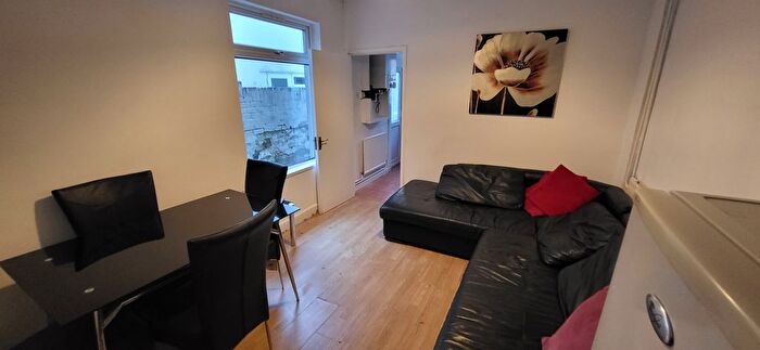 5 Bedroom Terraced House To Rent In Mackintosh Place, Cathays, Cardiff, CF24