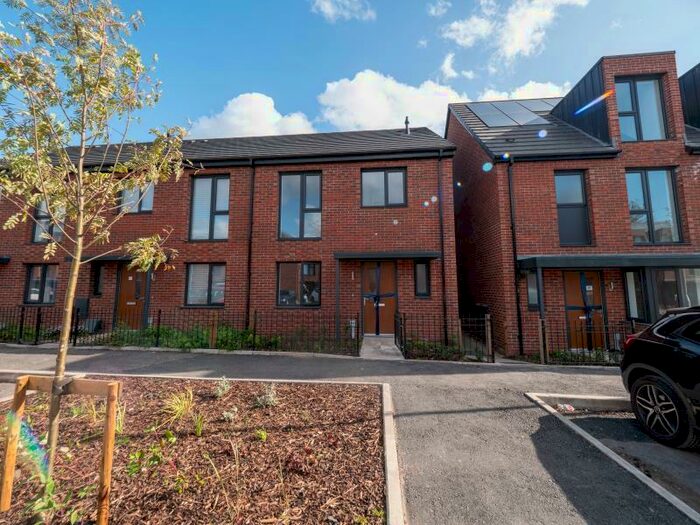 3 Bedroom Terraced House To Rent In Amersham Street, Salford, M5