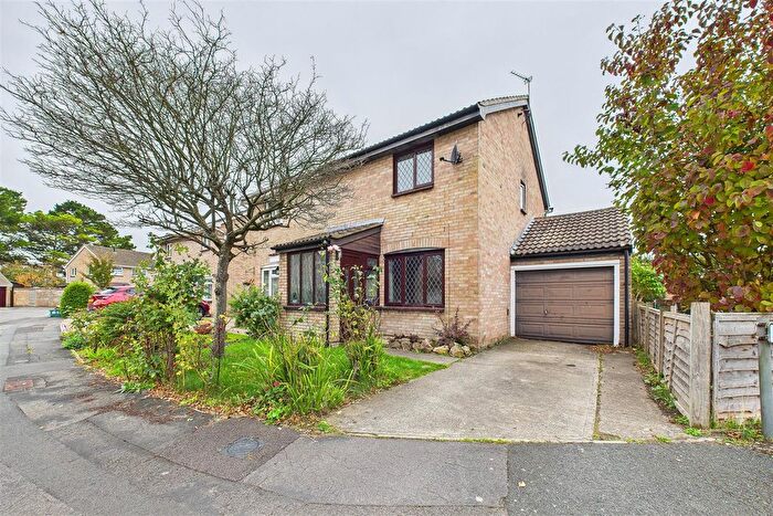 3 Bedroom Semi-Detached House For Sale In Garstons, Clevedon, BS21