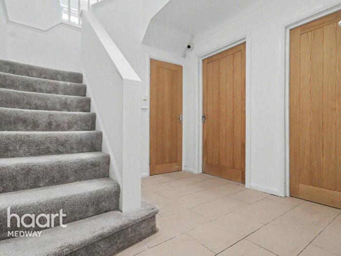 5 Bedroom Semi Detached House To Rent In Hamelin Road, Gillingham, ME7