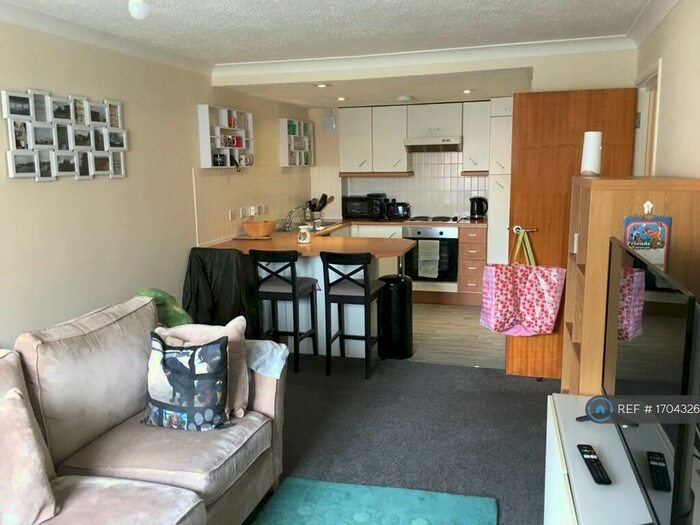 1 Bedroom Flat To Rent In Lindsay Street, Kettering, NN16