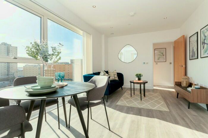 2 Bedroom Flat To Rent In Thames Road, London, E16