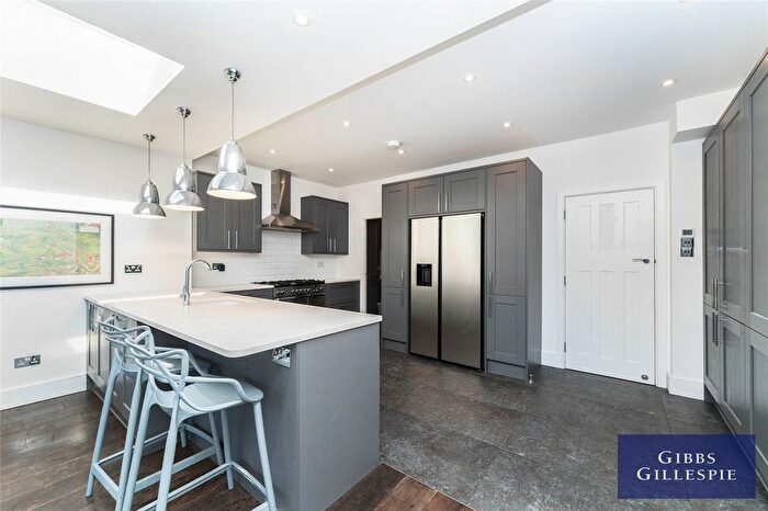 4 Bedroom Terraced House To Rent In Dordrecht Road, Acton, London, W3