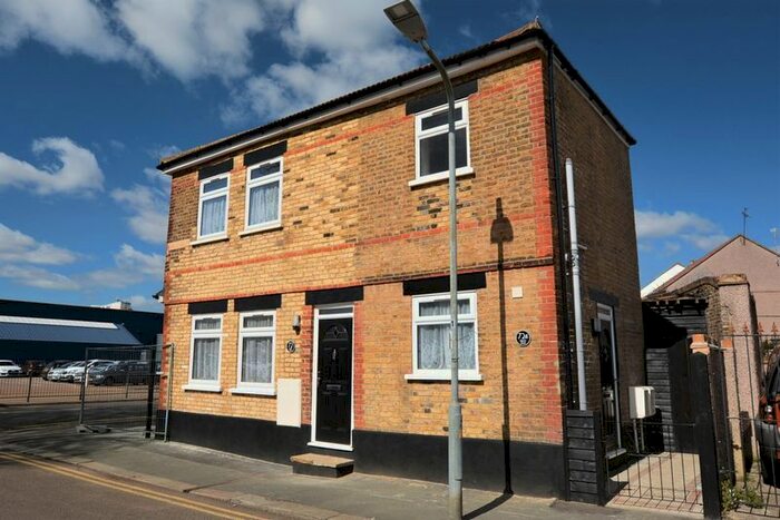 2 Bedroom Flat To Rent In Milton Street, Southend-On-Sea SS2
