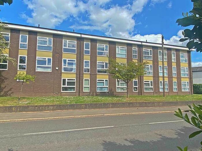 2 Bedroom Flat To Rent In Blind Lane, Bourne End, SL8