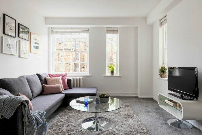 2 Bedroom Flat To Rent In Nelson House, Dolphin Square, Chichester Street, London, SW1V