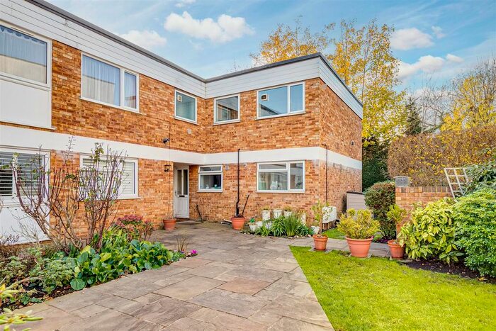 2 Bedroom Flat To Rent In Bentley Close, The Crescent, Wimbledon Park, London, SW19