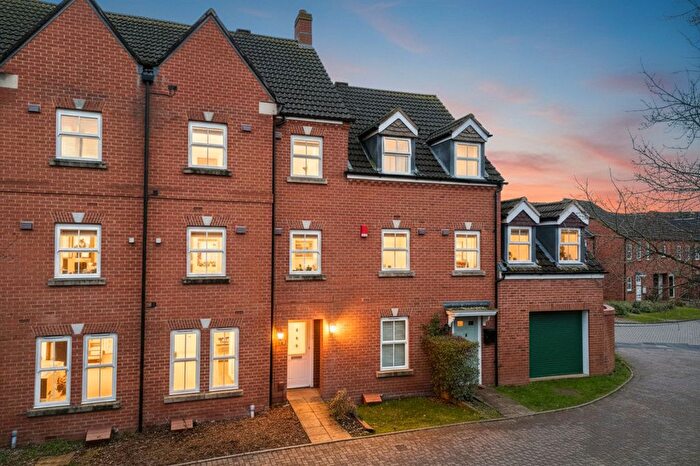 4 Bedroom Terraced House To Rent In Victoria Walk, Wokingham, RG40